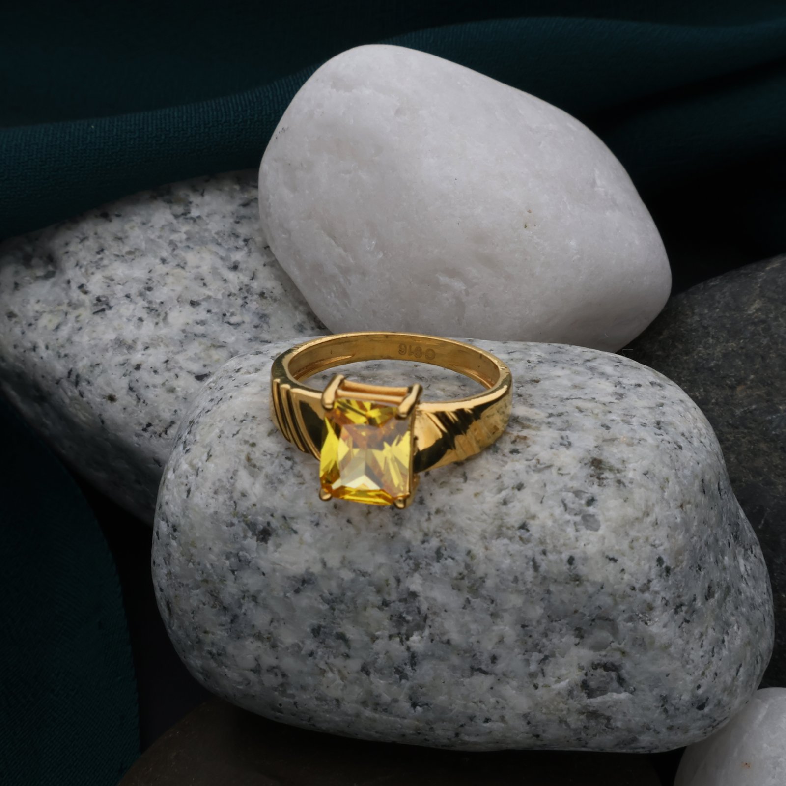FANCY STONE RING